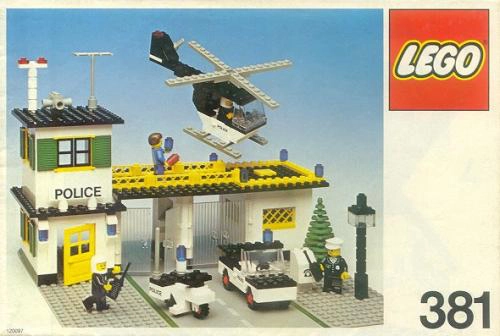 LEGO 381 Police Headquarters