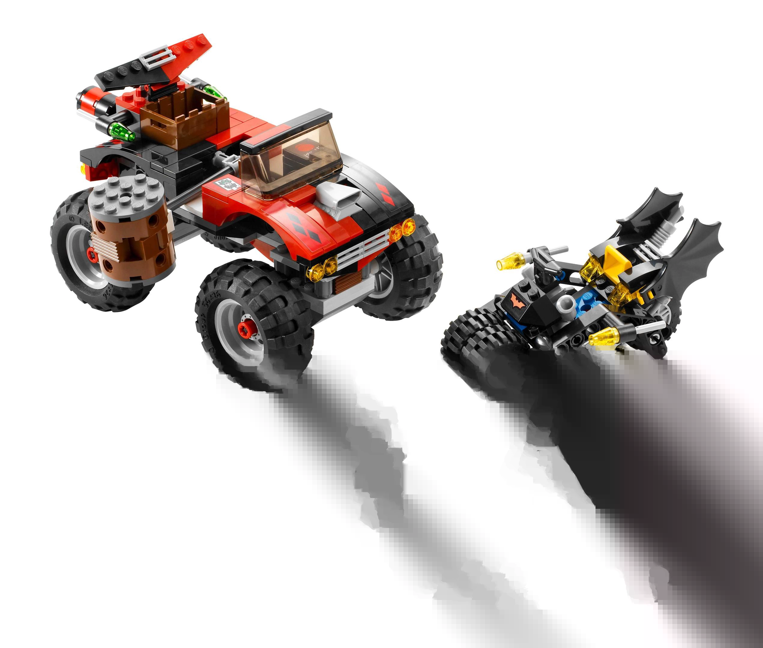 LEGO 7886 The Batcycle: Harley Quinn's Hammer Truck