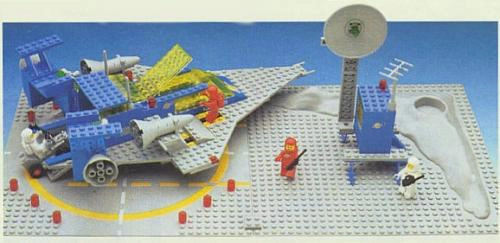 LEGO 928 Space Cruiser and Moonbase