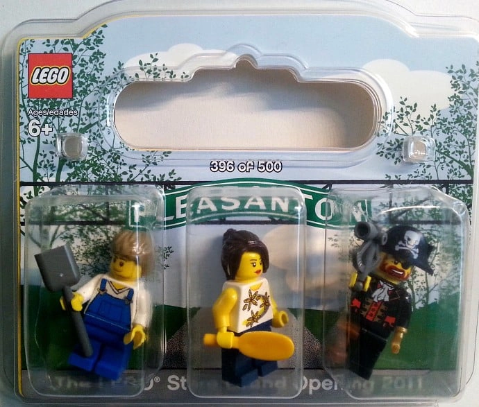 LEGO Pleasanton LEGO Store Grand Opening Exclusive Set Stoneridge Mall Pleasanton CA